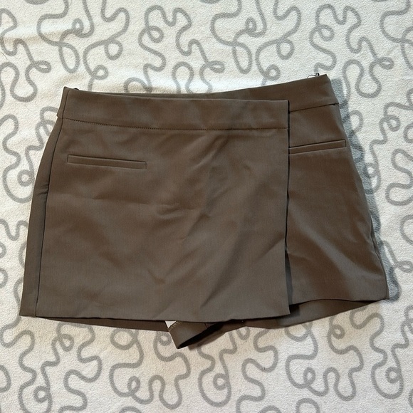 Zara Pants - Zara Taupe Mini Skort